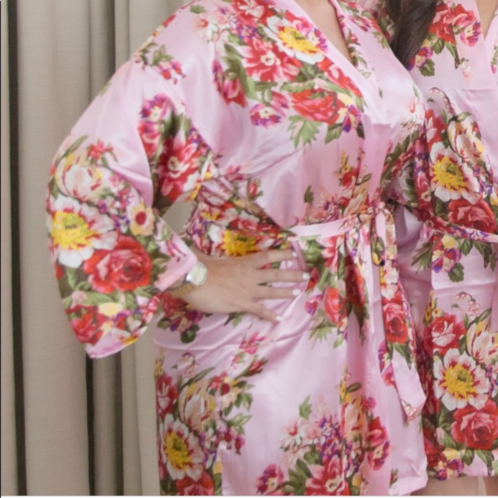 🌸🌸Soft Satin Floral Robe in Blush Pink